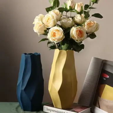Wholesale Modern Sculptural Vase