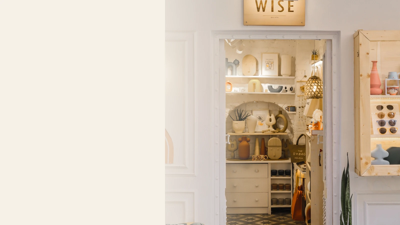 Home decor boutique display used as a wholesale range-planning reference