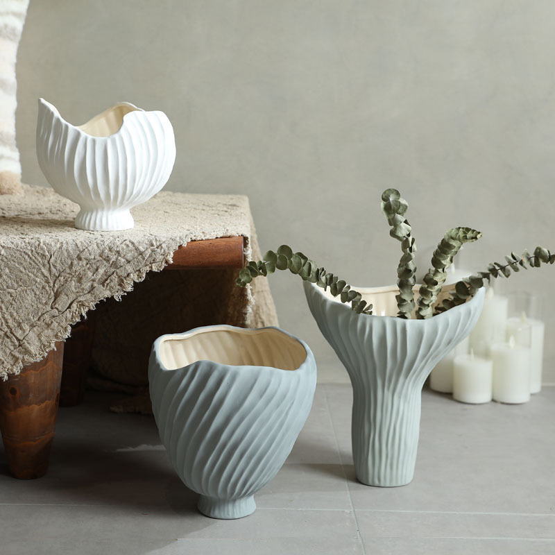 HP1641 ceramic vase styled product view